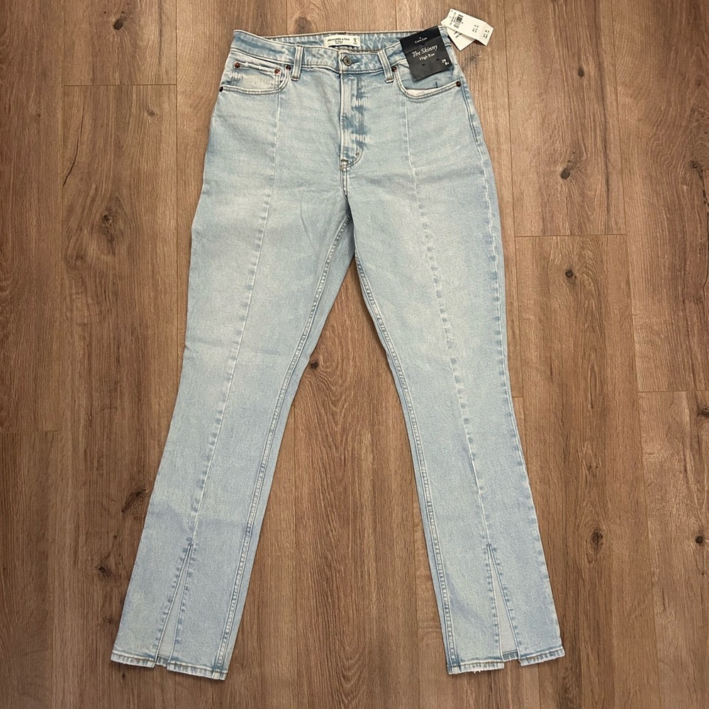 NWT! Abercrombie & Fitch High Rise Jeans